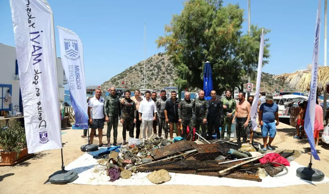 Gümüşlük’te Deniz dibi temizliği S Cemal SÜZEROĞLU/MUĞLA-BHA Bodrum’da koyları atıklardan
