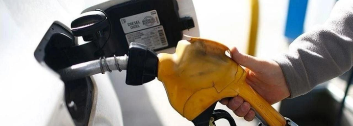   Zam sonrası motorinin litre fiyatı 40 lirayı aştı.