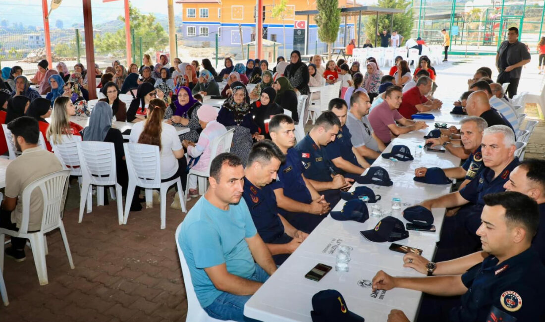   Alanya Kaymakamı Dr. Fatih Ürkmezer Alanyalı şehidimiz Alpay
