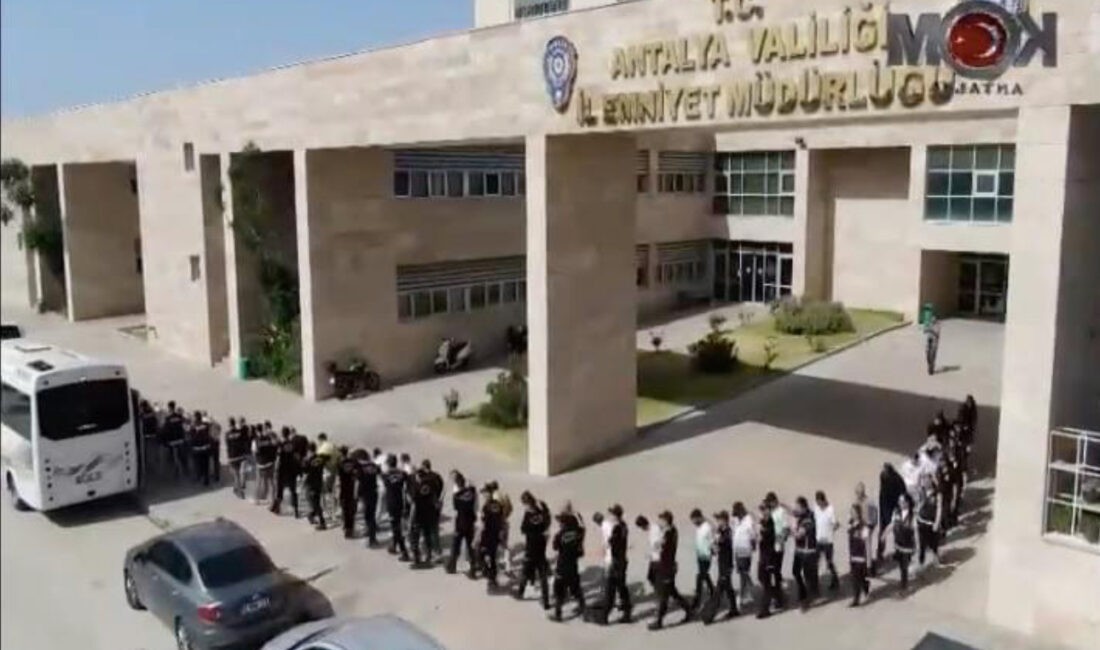   Antalya’da kooperatif kurarak 150 kişiyi 200 milyon lira