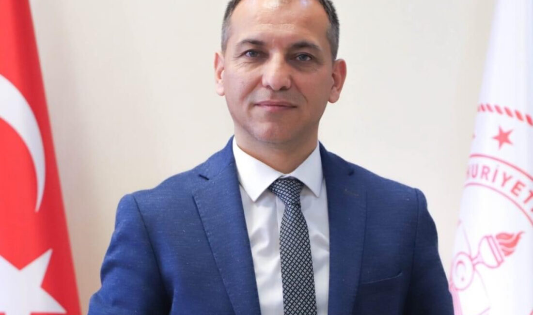   Isparta Milli Eğitim Müdürü Erhan Baydur, LGS Birincisi