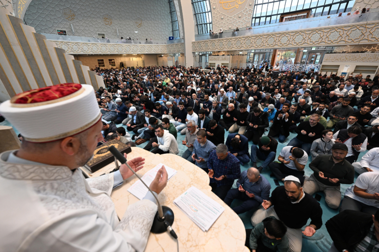 Köln’de kurban bayramı coşkuyla eda edildi İlhan Kılıç / Köln