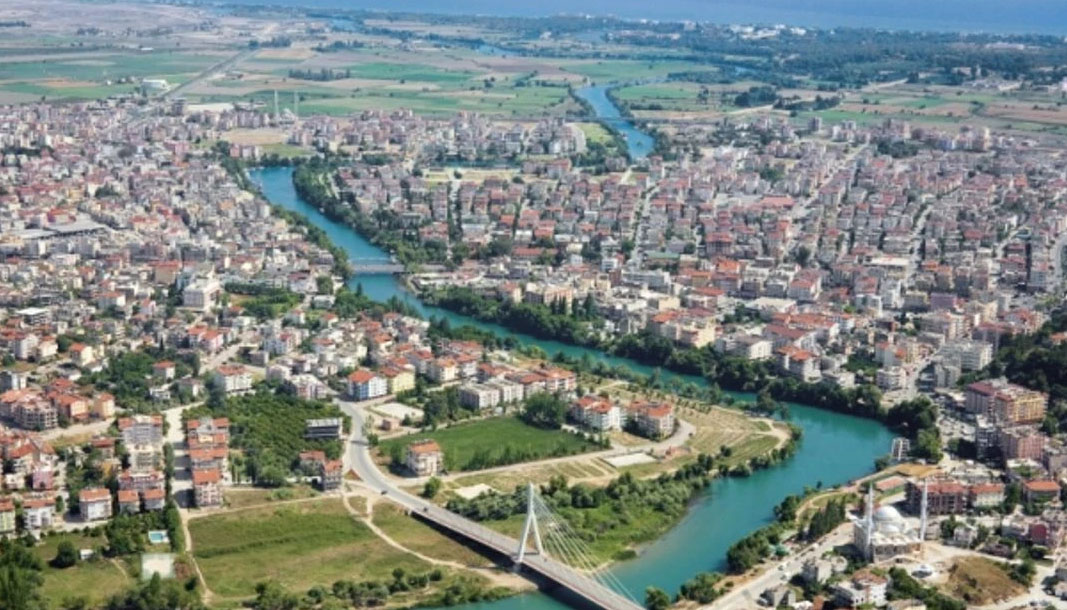   Antalya’da sıcak hava ve yüksek nem etkili olurken,