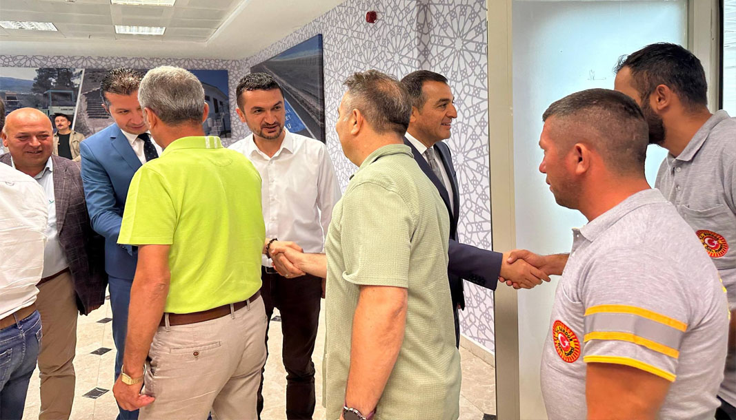 Burdur İl Özel İdaresinde bayramlaşma İl Özel İdaresi binasında düzenlenen