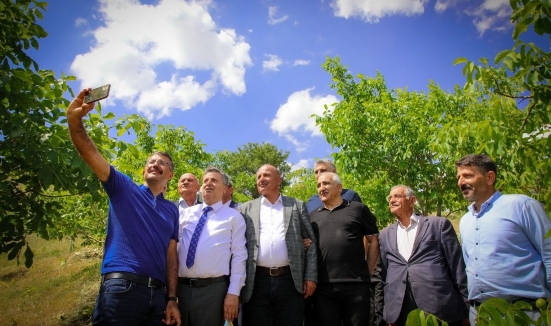   Vatandaşların taleplerini dinlemek için Demirtaş köyünü ziyaret eden
