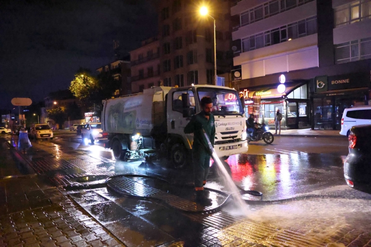 Çankaya’da 7/24 temizlik ANKARA-BHA Çankaya Belediyesi Temizlik İşleri Müdürlüğü ekipleri,