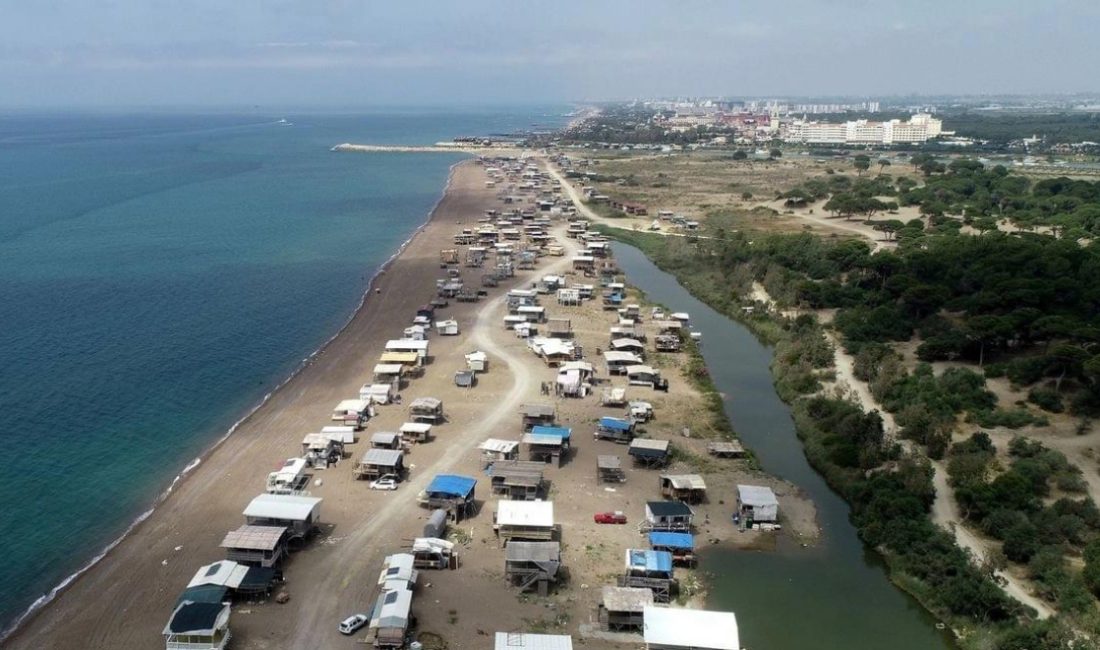 Antalya Valisi Hulusi Şahin Kumköy sahilindeki ve Aksu çayındaki kıyı