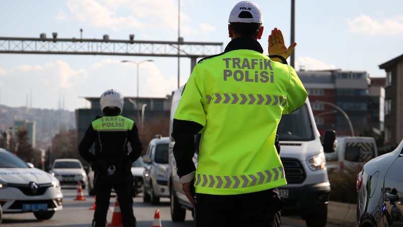   İçişleri Bakanı Ali Yerlikaya, emniyet ve jandarma trafik