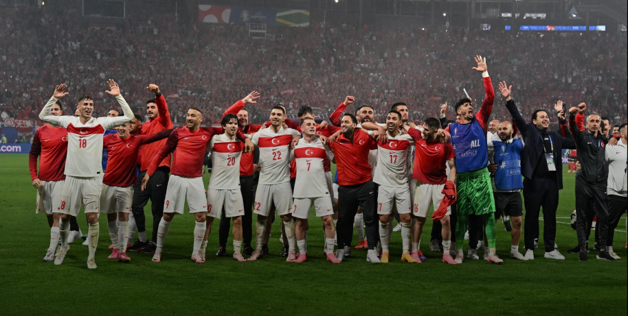 Cumhurbaşkanı Erdoğan, yaptığı paylaşımda şu ifadeleri kullandı: “Avrupa Futbol Şampiyonası’nda