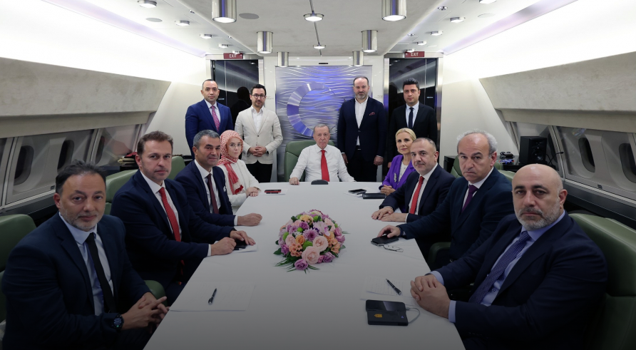 Cumhurbaşkanı Erdoğan, Türkiye Futbol Federasyonu Başkanlığını, teknik kadroyu, şampiyonanın organizasyonunda