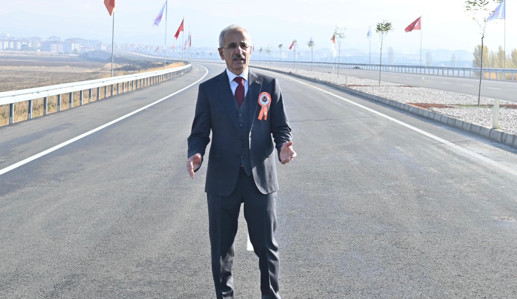 Yollarda akıllı ulaşım devrimi Bakan Uraloğlu, “Oluşturulan Akıllı Ulaşım Sistemleri