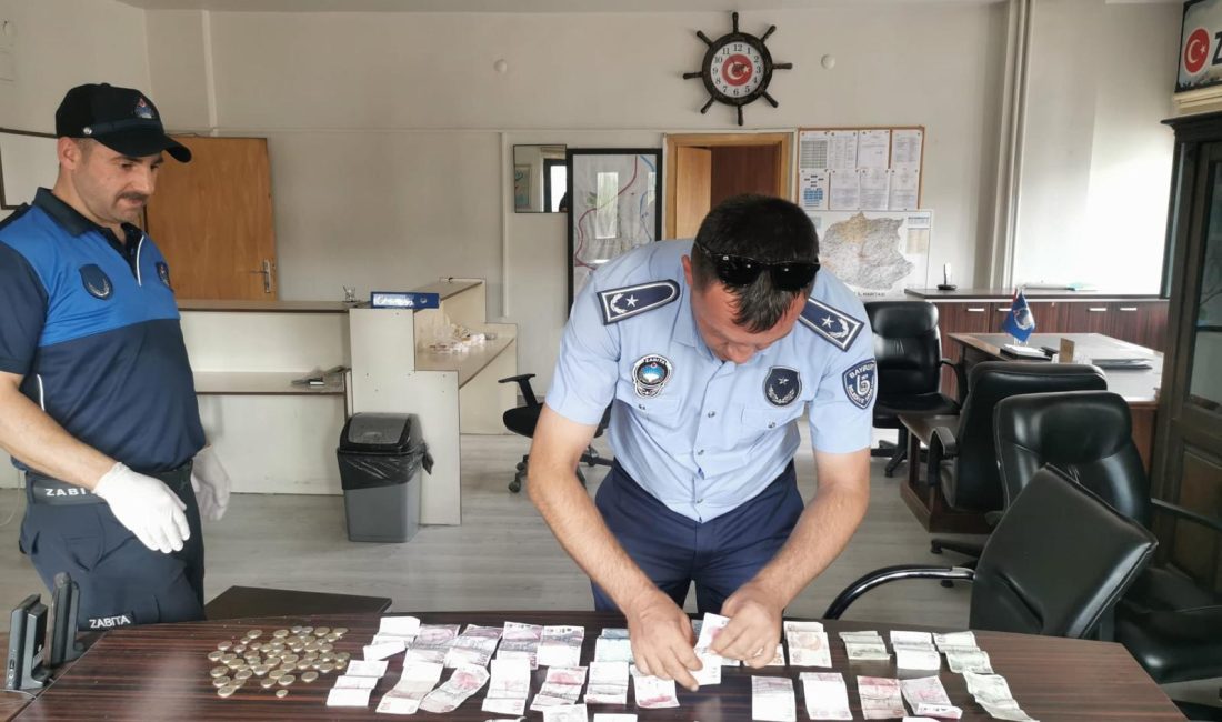   Bayburt Belediyesi Zabıta Müdürlüğü ekipleri, kentin çeşitli noktalarında