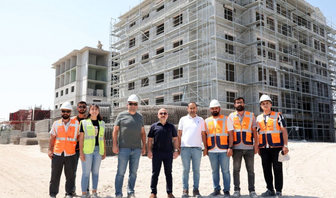   Kentsel Dönüşüm Alanı’nda inceleme yapan Adıyaman Valisi Dr.