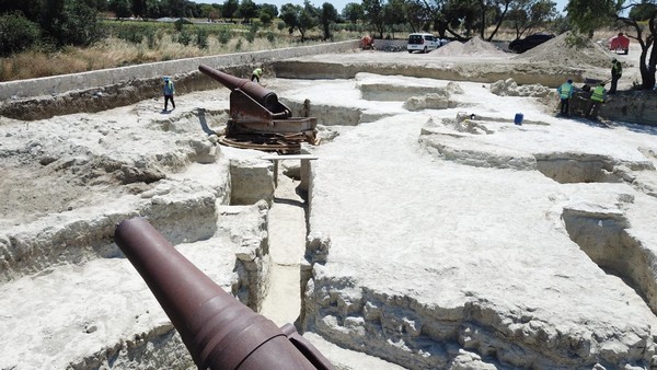 Çanakkale savaşlarından kalma topçu mevzileri, gün yüzüne çıkarılıyor BİROL GÜNGÖRDÜ