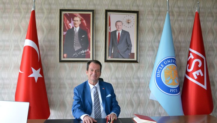   Dicle Üniversitesi’ nde rektörlük devir teslim töreni gerçekleşti.