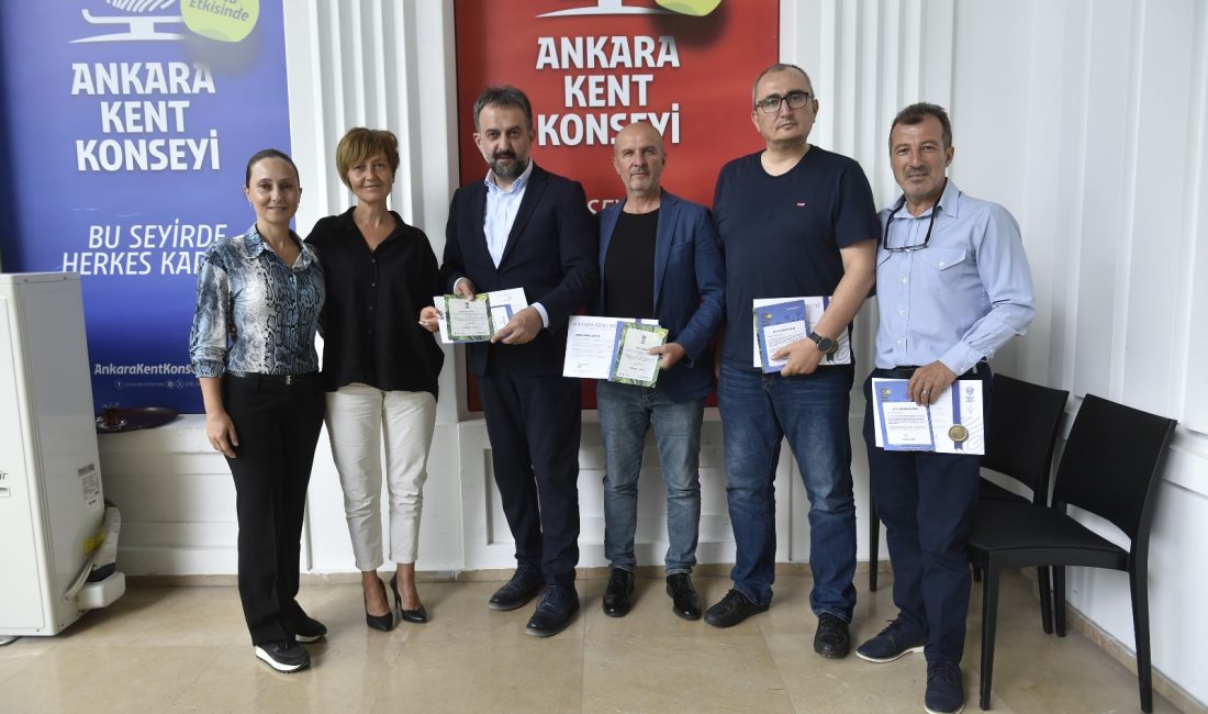 Futbol, basketbol, voleybol, karate ve jimnastik branşlarında faaliyetlerini sürdüren Gölbaşı