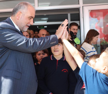 Canik Belediye Başkanı İbrahim Sandıkçı’dan öğrencilere ve ailelere yönelik müjdeler