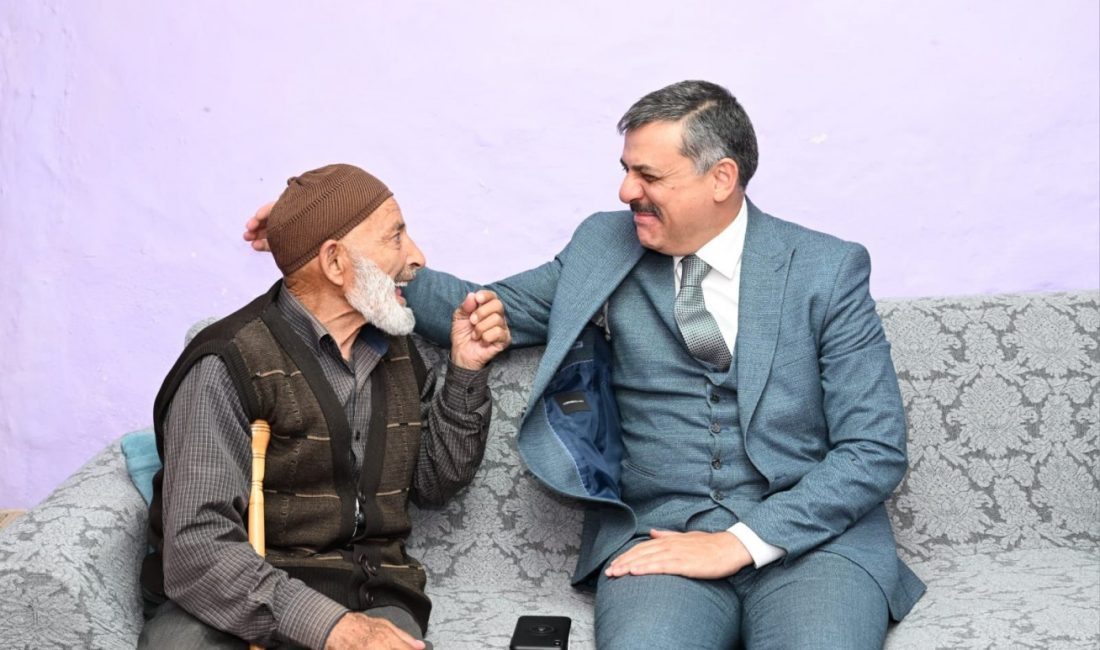   Erzurum Valisi Mustafa Çiftçi, 93 yaşındaki Latif Ural’ı