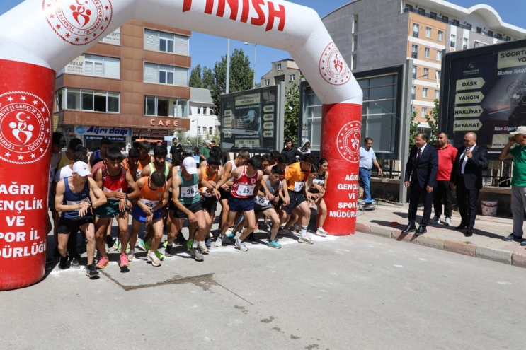 4.İshak Paşa Sarayı Türkiye Dağ Koşusu Şampiyonası 15 ilden 200’e