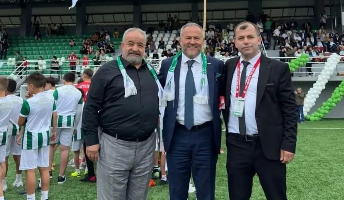 RİZE-BHA Onursal Başkan Yazıcı, ilk maçta takımına büyük destek veren