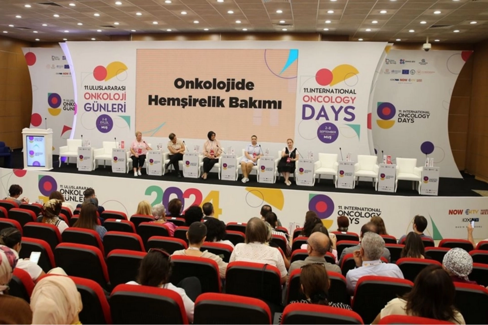   Muş’ta “Kanserden Daha Güçlüyüz” mottosuyla düzenlenen 11. Uluslararası