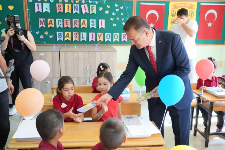 MUĞLA-BHA Muğla Valisi İdris Akbıyık, 2024-2025 eğitim-öğretim yılının başlaması dolayısıyla