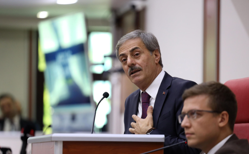   Sakarya Büyükşehir Belediye Başkanı Yusuf Alemdar, Büyükşehir meclisinde
