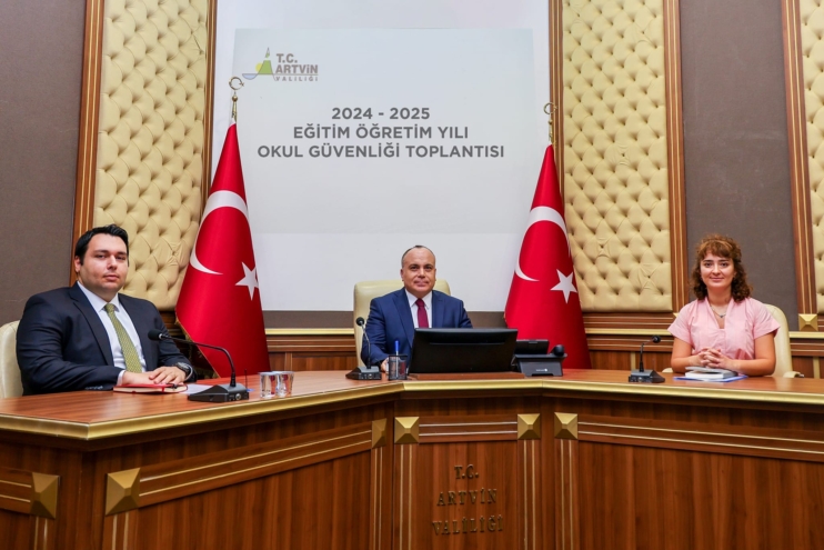 Bayram SARAYOĞLU / ARTVİN-BHA Valilik Çoruh Toplantı Salonu’nda düzenlenen toplantıda,