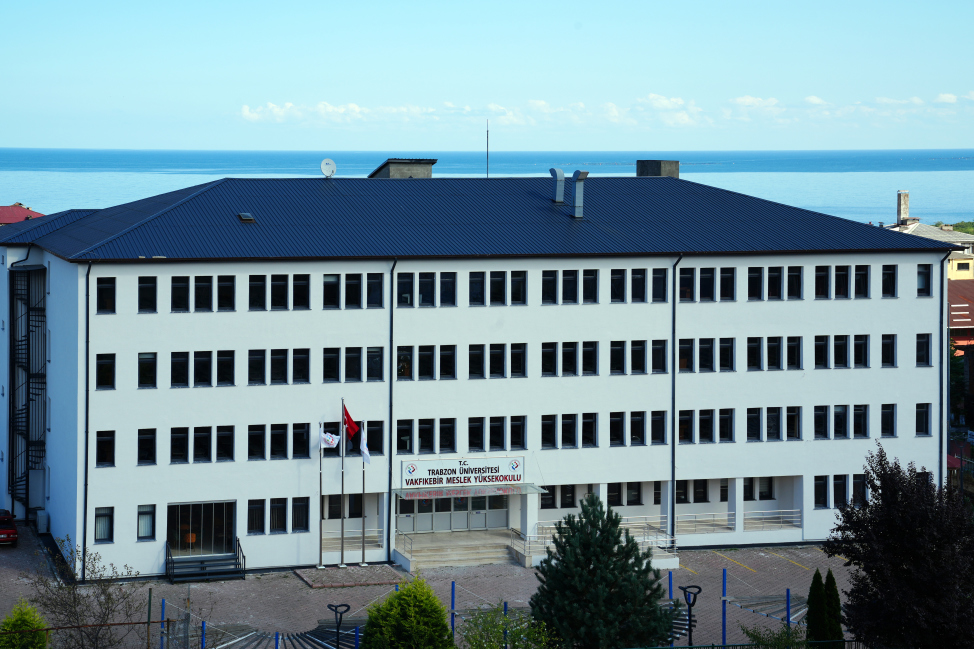 Asım ÇAVDAR/ Trabzon-BHA Trabzon Üniversitesi Vakfıkebir Meslek Yüksekokulu müdürü Doç.