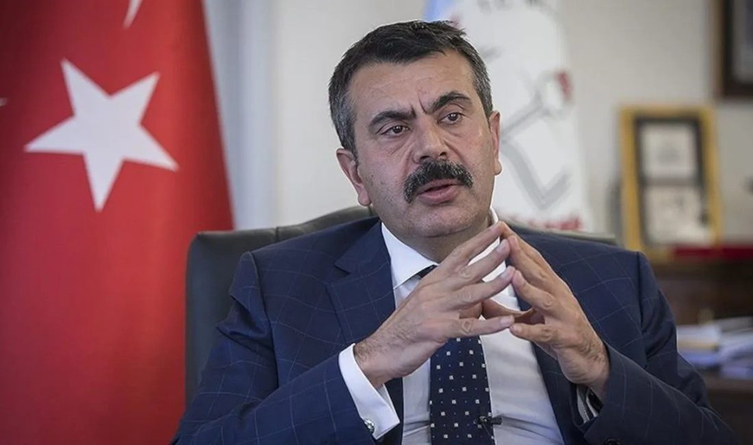  8 yaşındaki Narin’in cansız bedeni toprağa verildi. Narin