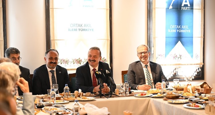 GÜMÜŞHANE-BHA Ağıralioğlu Giresun’dan seslendi: Terörsüz Türkiye tamam teröristle müzakereye tamam